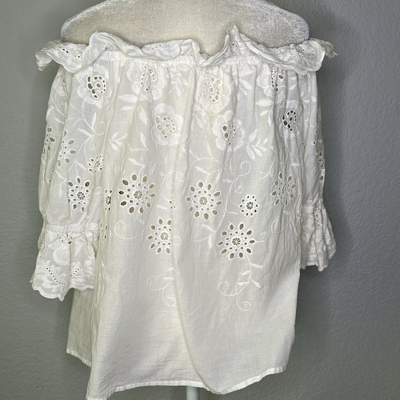 Haute Project Women’s White Eyelet Off-Shoulder Top Large - Picture 6 of 10